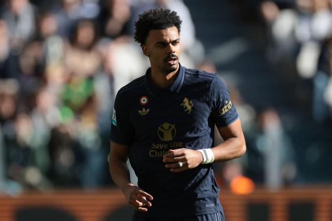 db真人官方网站-罗马诺：黄潜与韦加谈妥个人条款，向蓝军报价2400万欧+浮动