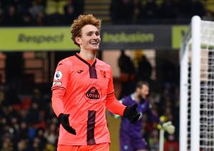 db真人平台-天空体育：狼堡2100万镑报价诺维奇前锋萨尔根特，接近达协议